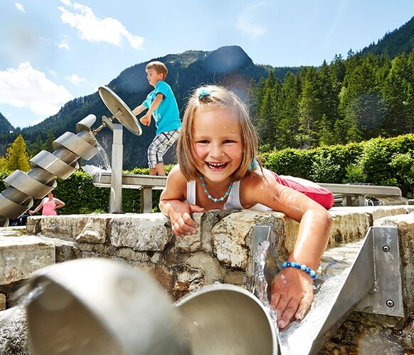 Die Wasserwelten Krimml sind perfekt für einen Familien-Ausflug in Saalbach Hinterglemm.