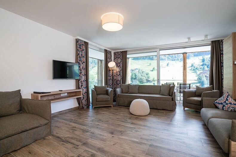 Unser drei Raum Apartment Deluxe bietet auch ein gemütliches Wohnschlafzimmer.